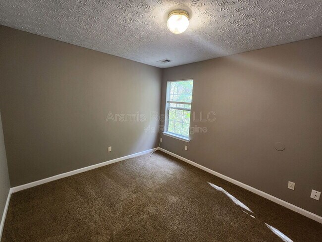 Building Photo - 4519 Swan Trce