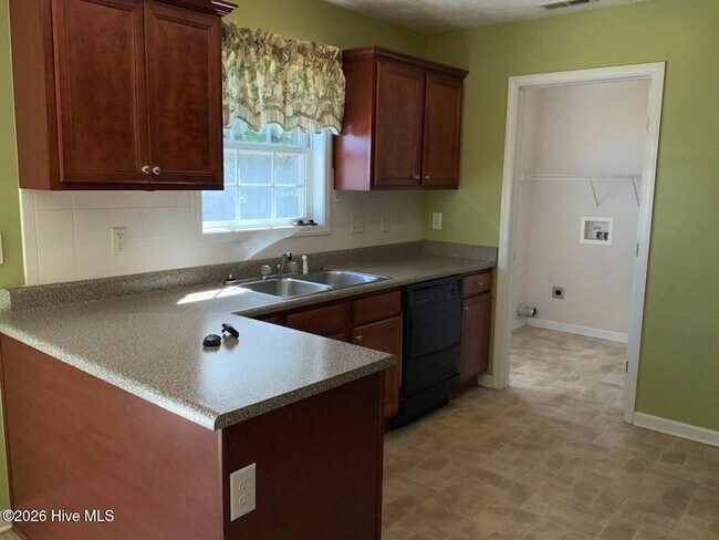 Building Photo - 763 Americana Dr