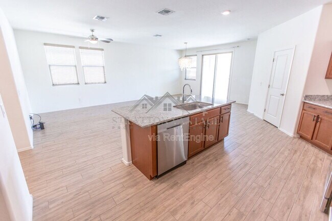 Building Photo - 15427 W Windward Ave