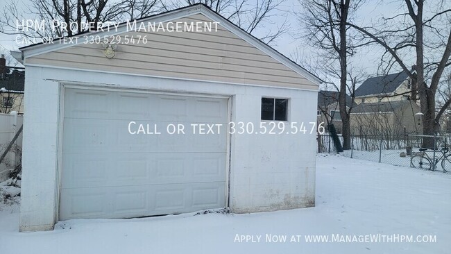 Building Photo - Cozy 2 bedroom house in Akron