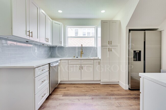 Building Photo - Charming 3 Bedroom, 2 Bathroom Two-Story H...