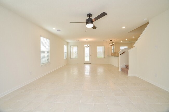 Building Photo - 25407 Benroe St