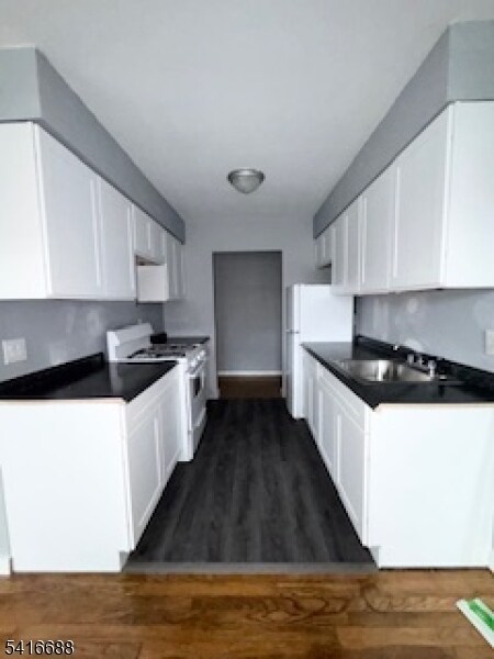 Building Photo - 117 W 3rd Ave