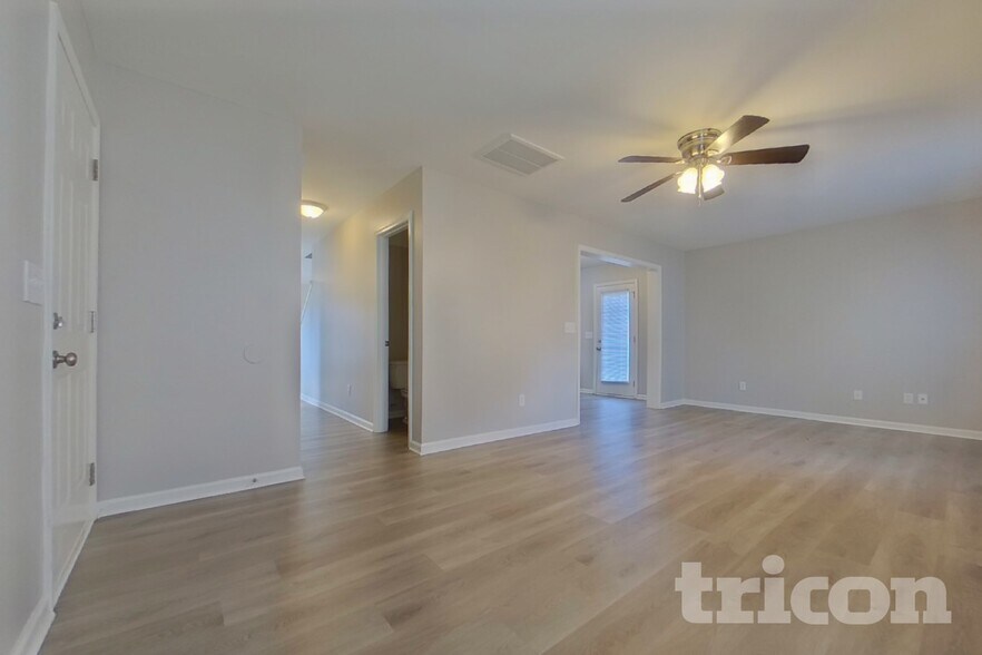 Building Photo - 403 Parkstone Ct
