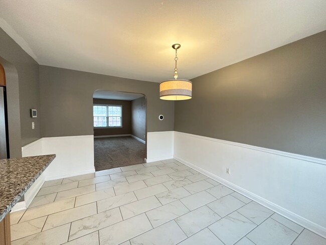 Building Photo - Stunning 3Bedroom Townhome in Parkville