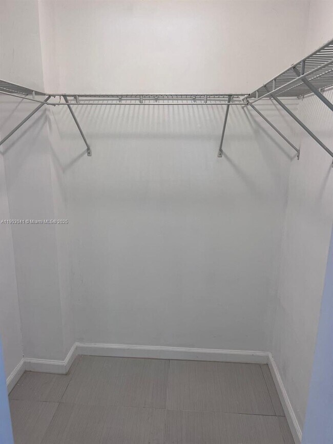 Building Photo - 7820 NE Bayshore Ct