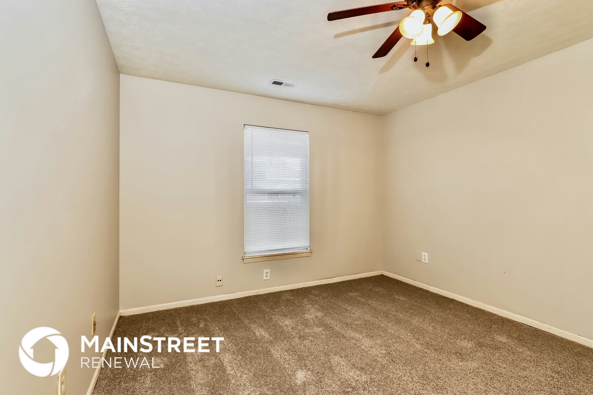Building Photo - 9611 Combs Ln
