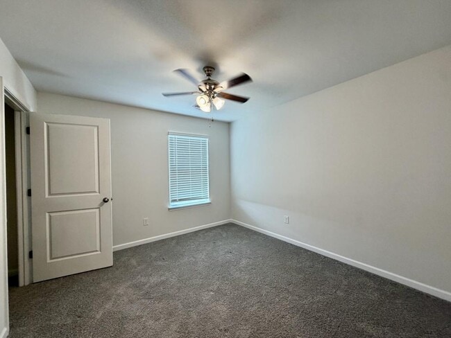 Building Photo - 517 Bonifay Dr