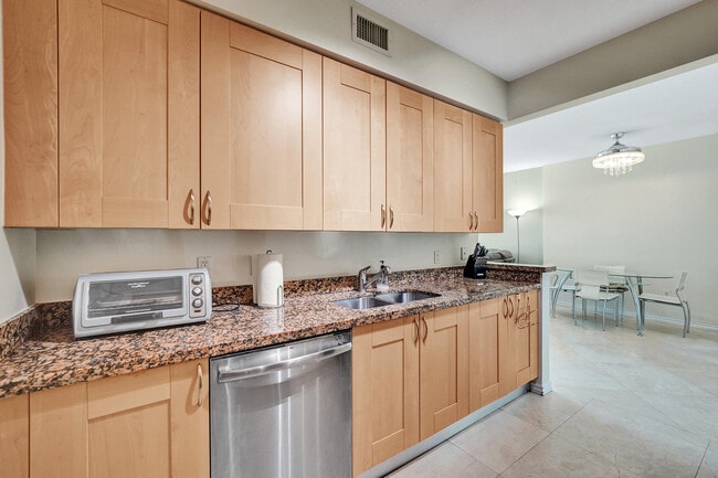 Building Photo - 350 SE 2nd St