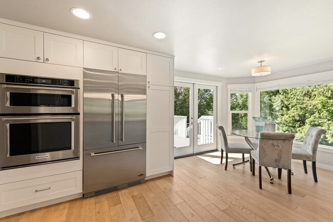 Building Photo - 6119 114th Ave NE