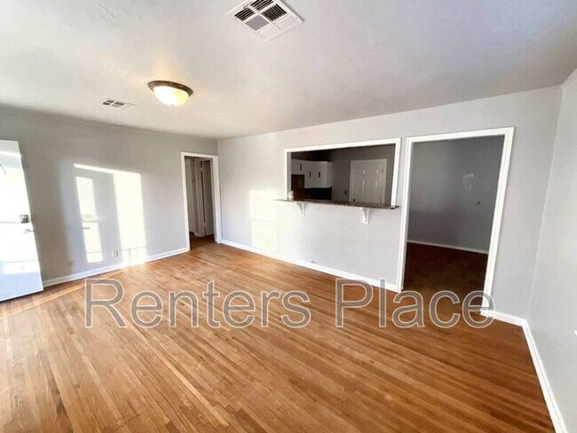 Building Photo - 1208 S Erie Ave