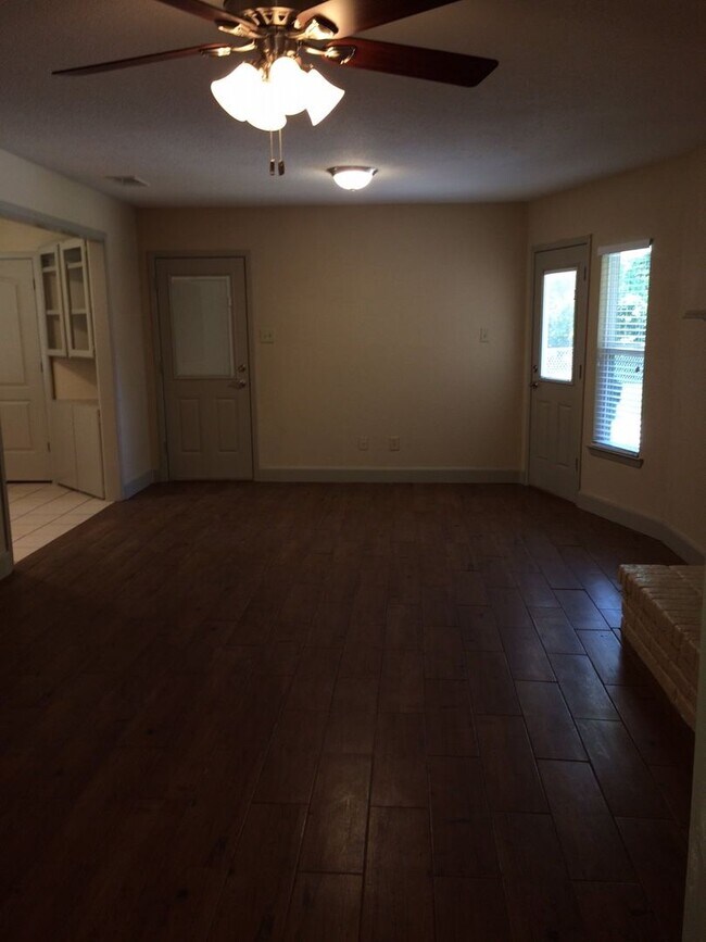 Building Photo - Move in Ready 3/2 Home in Frisco!
