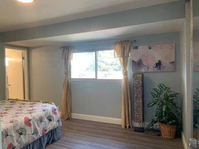 Building Photo - 2290 D St