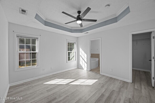 Building Photo - 335 Tall Pine Rd