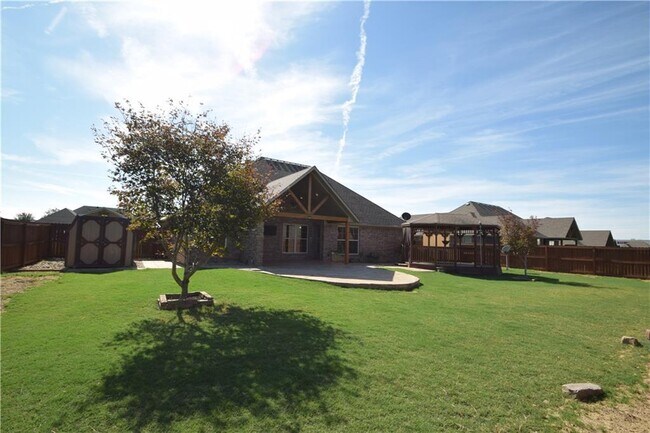 Building Photo - 3902 SW Flatrock Ave