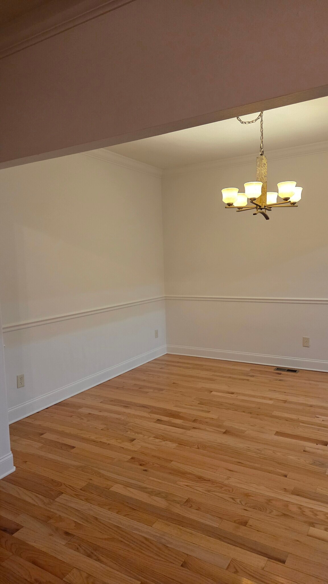 Building Photo - 324 Avenue of the Oaks