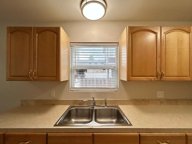 Building Photo - Tranquil 1 Bed, 1 Bath House!