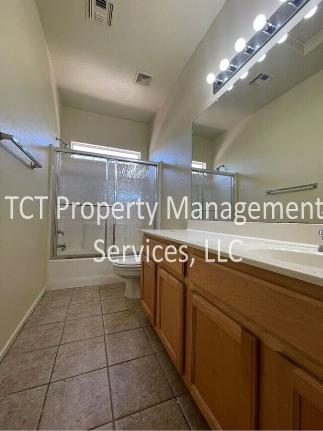 Building Photo - Gorgeous Home Now Available in Desirable L...