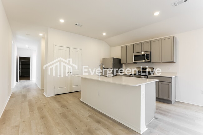 Building Photo - 24 Sourdough Crk Ln