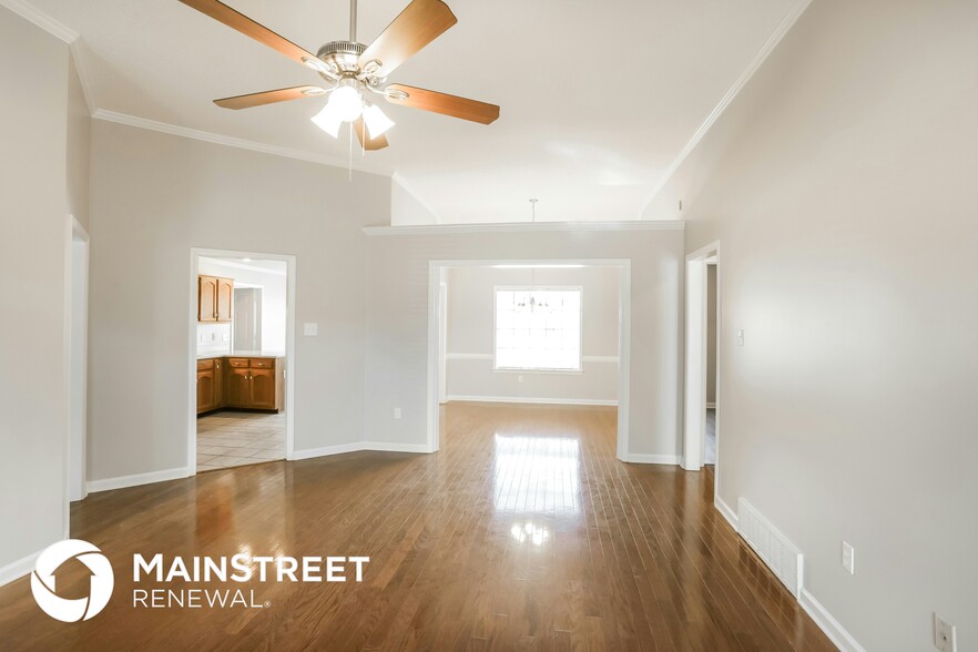 Building Photo - 9950 Southbend Ln