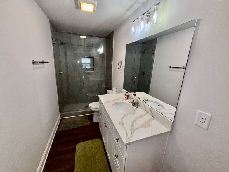 Building Photo - 323 Coppergate Ct
