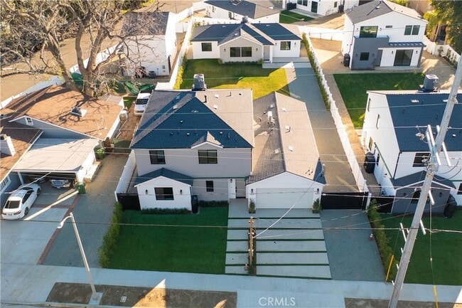 Building Photo - 13461 Bradley Ave