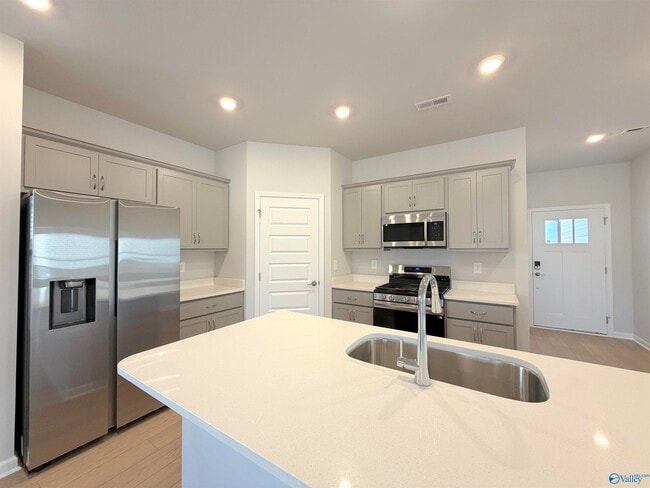 Building Photo - 14739 Mountain Strm Dr