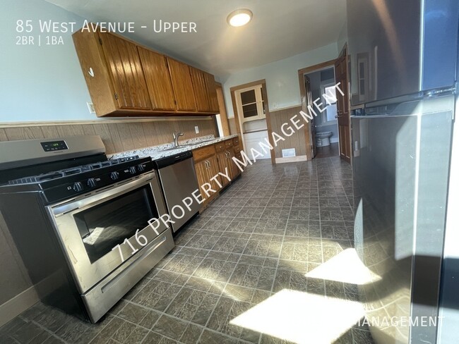 Building Photo - Charming, Fully Rehabbed 2 BR Apartment in...