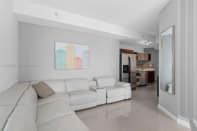 Building Photo - 1900 N Bayshore Dr