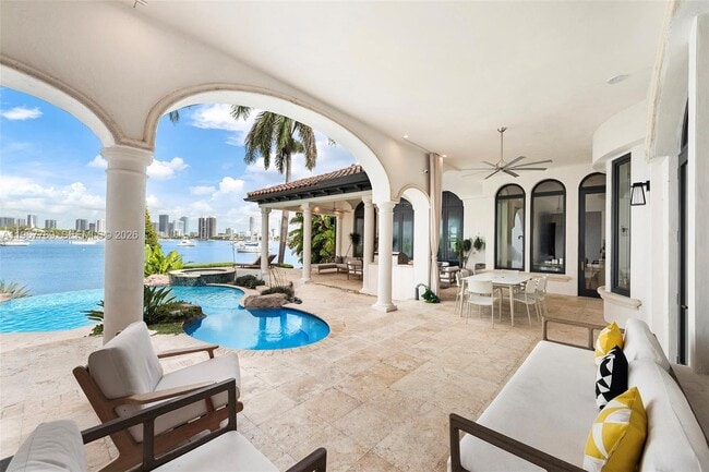 Building Photo - 432 S Hibiscus Dr