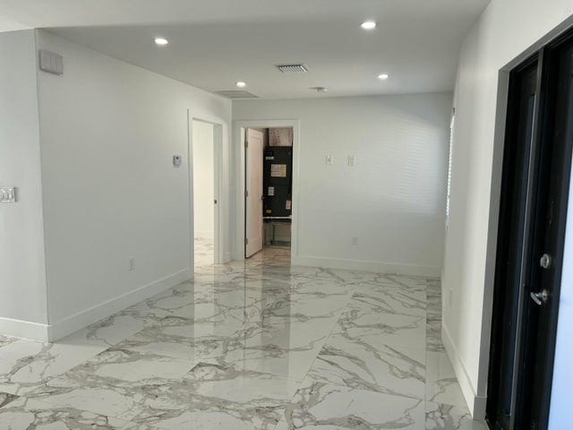 Building Photo - 156 NW 15th Ct