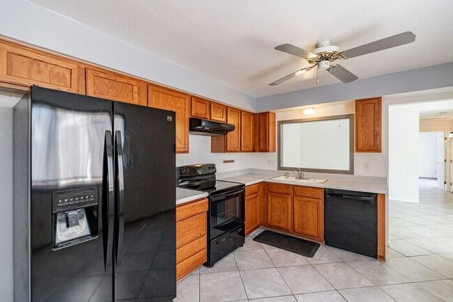 Building Photo - 2434 N Palo Hacha Dr