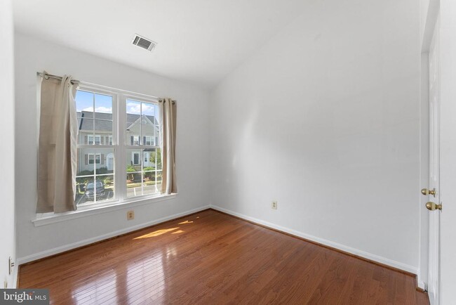 Building Photo - 14164 Compton Valley Way