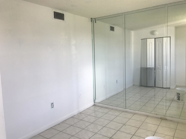 Building Photo - 14170 SW 84th St