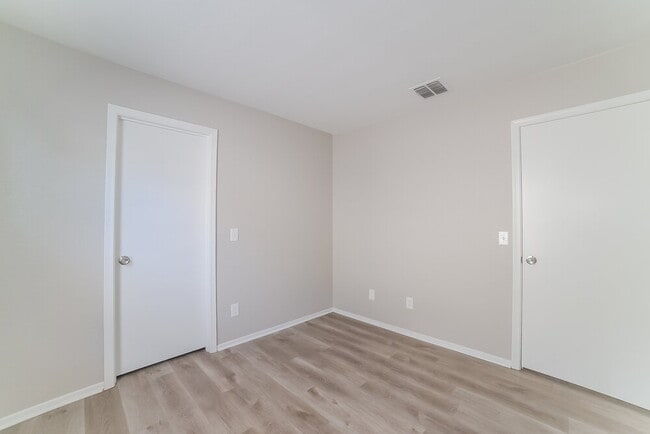 Building Photo - 3847 E Hopseed Ln