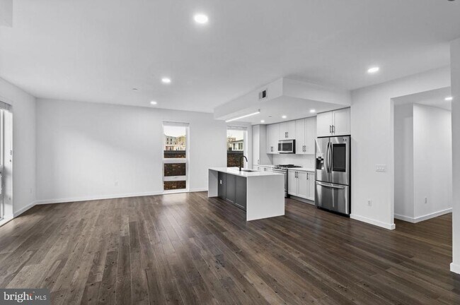 Building Photo - 1501 N 31st St