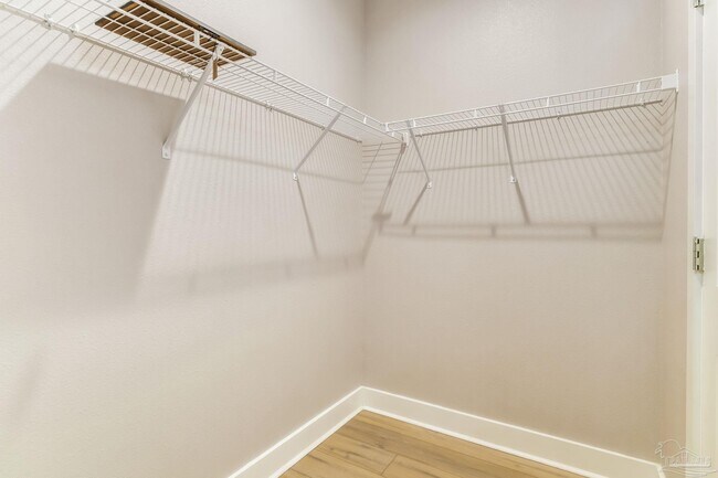 Building Photo - 606 W Intendencia St