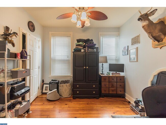 Building Photo - 385 Conarroe St