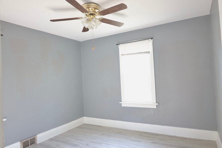Front Bedroom - 1706 33rd St