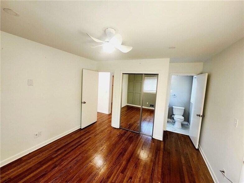 Building Photo - 3158 Cloverhurst Dr