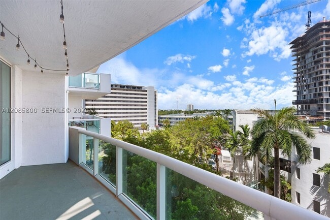 Building Photo - 7900 Harbor Island Dr