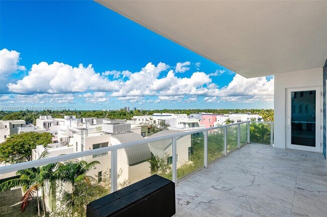 Building Photo - 6103 Aqua Ave