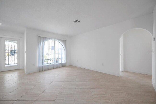 Building Photo - 13836 Darlene Ave