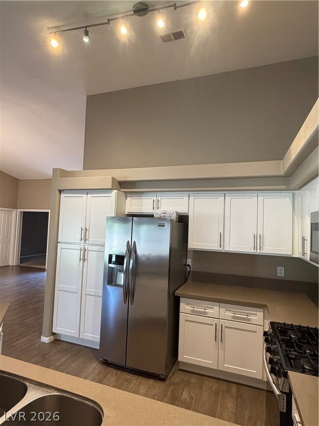 Building Photo - 8128 Shad Bush Ave
