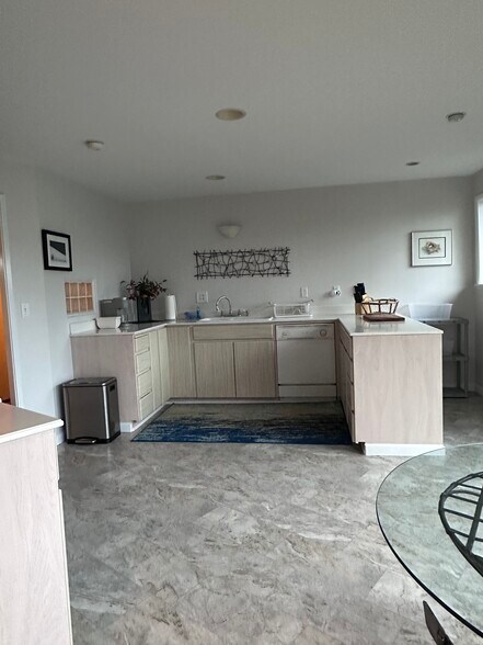 Building Photo - 4439 54th Ave SW