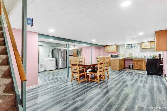 Building Photo - 71 Chaumont Dr