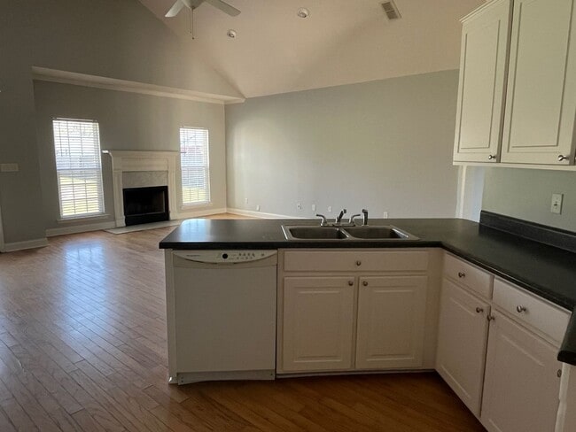 Building Photo - 104 Meadow Grove Ct