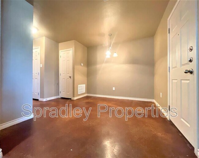 Building Photo - 1547 Chance Ct