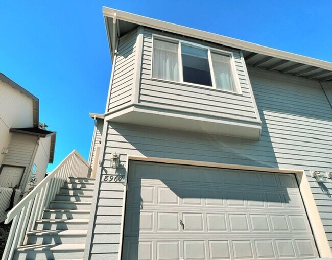 Building Photo - Spacious and Bright Eagle River Home with a Gorgeous View!