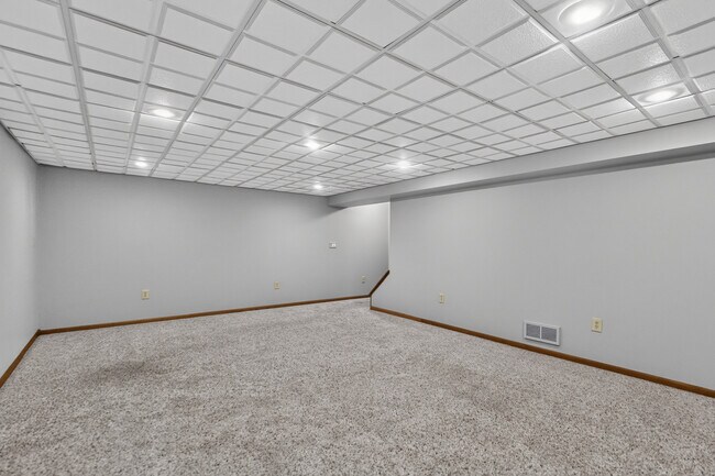 Building Photo - 1110 Rose Dr